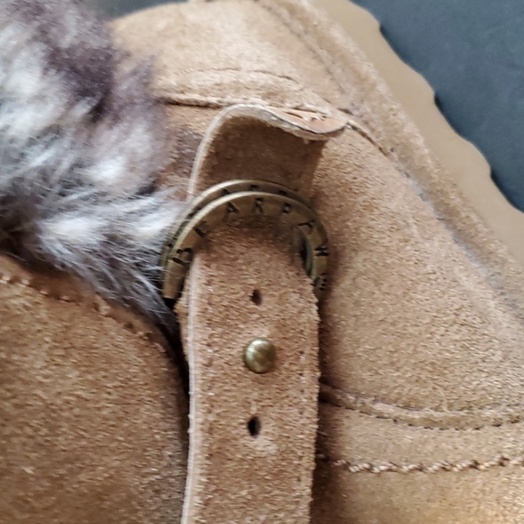 Bearpaw Boots Women's Size 8 - Picture 3 of 9